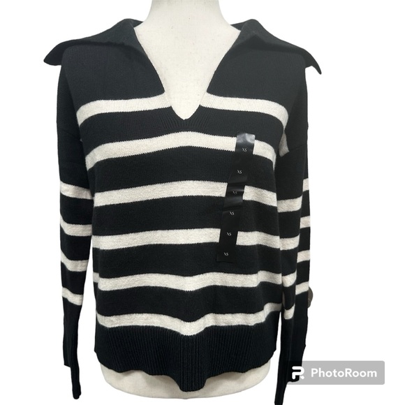 Banana Republic Johnny Collar Sweater Size XSmall Black and White. - Picture 4 of 5